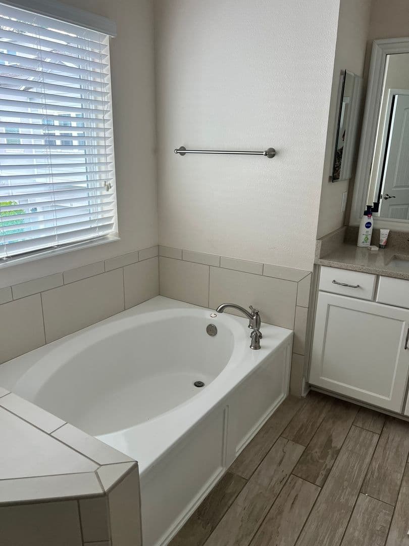 Tampa Apartment: 115 N Arrawana Ave #7