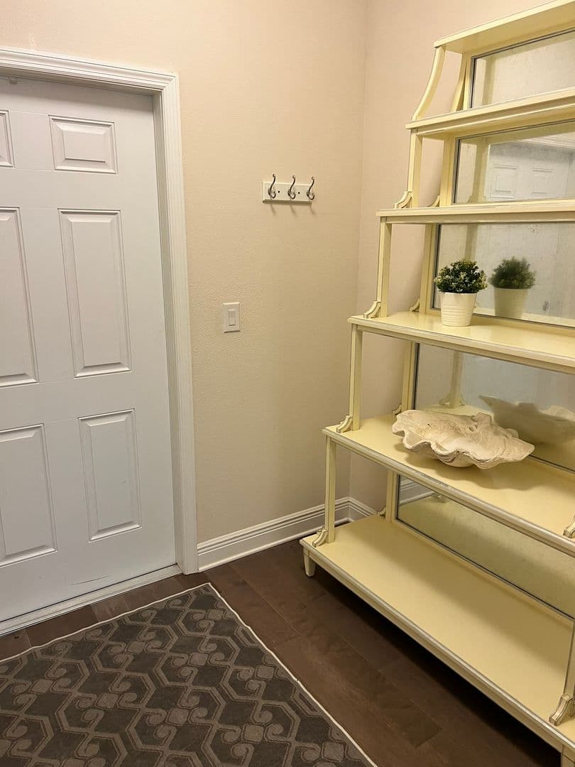 Tampa Apartment: 115 N Arrawana Ave #7