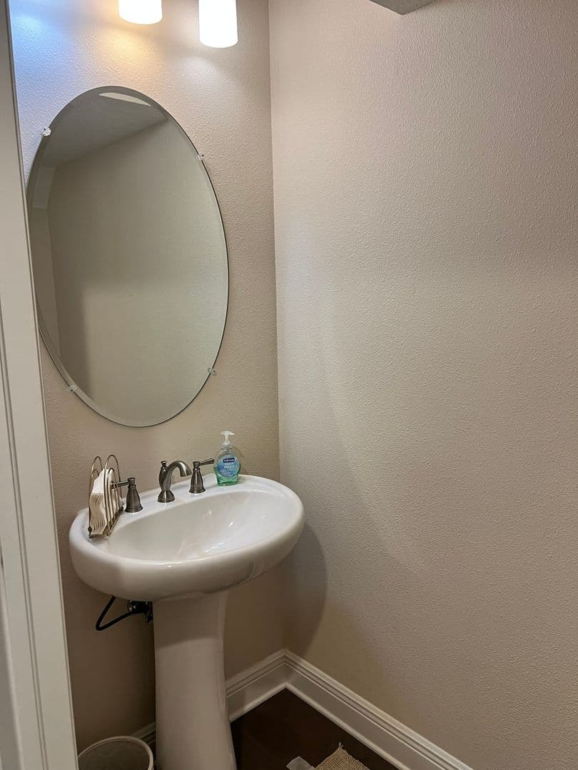 Tampa Apartment: 115 N Arrawana Ave #7