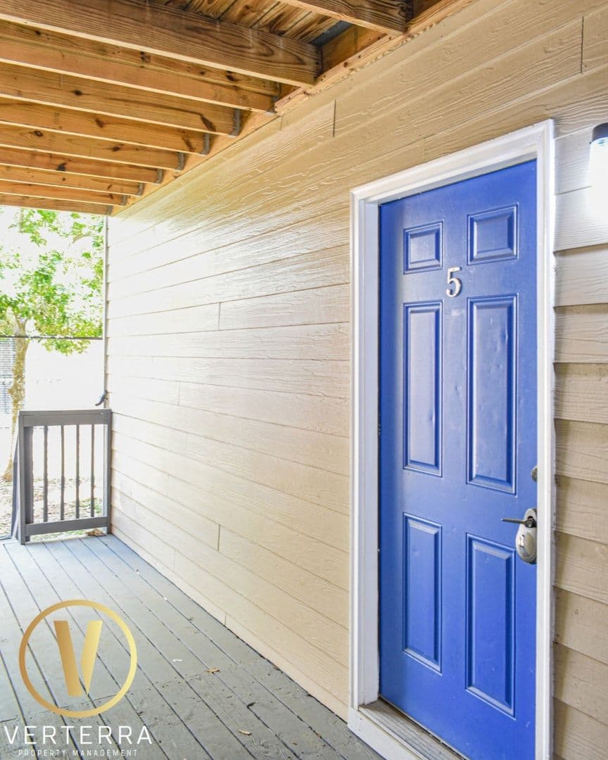 Tallahassee Apartment: 322 Conradi St