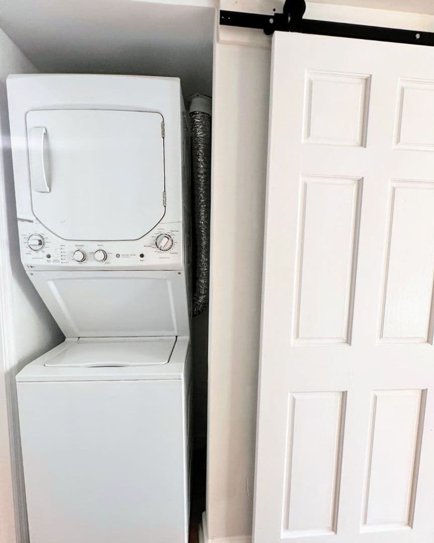 North Charleston Apartment: 1912 E Montague Avenue