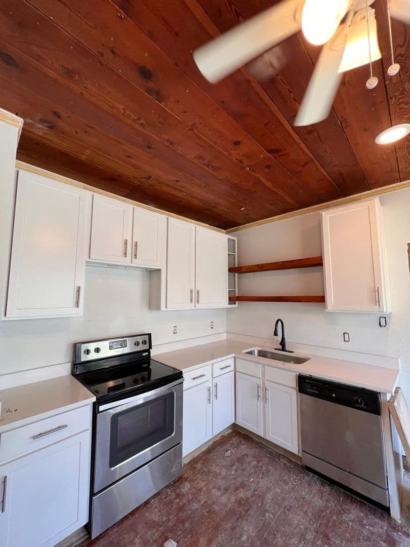 Dallas Apartment: 2442 Catherine St.
