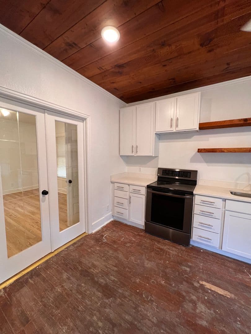 Dallas Apartment: 2442 Catherine St.