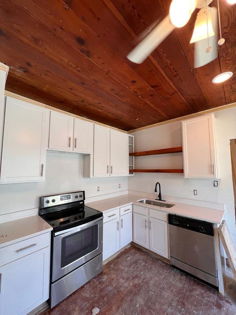 Dallas Apartment: 2442 Catherine St.