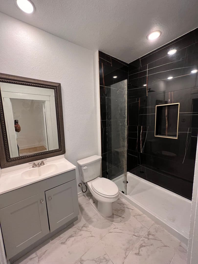 Dallas Apartment: 2442 Catherine St.