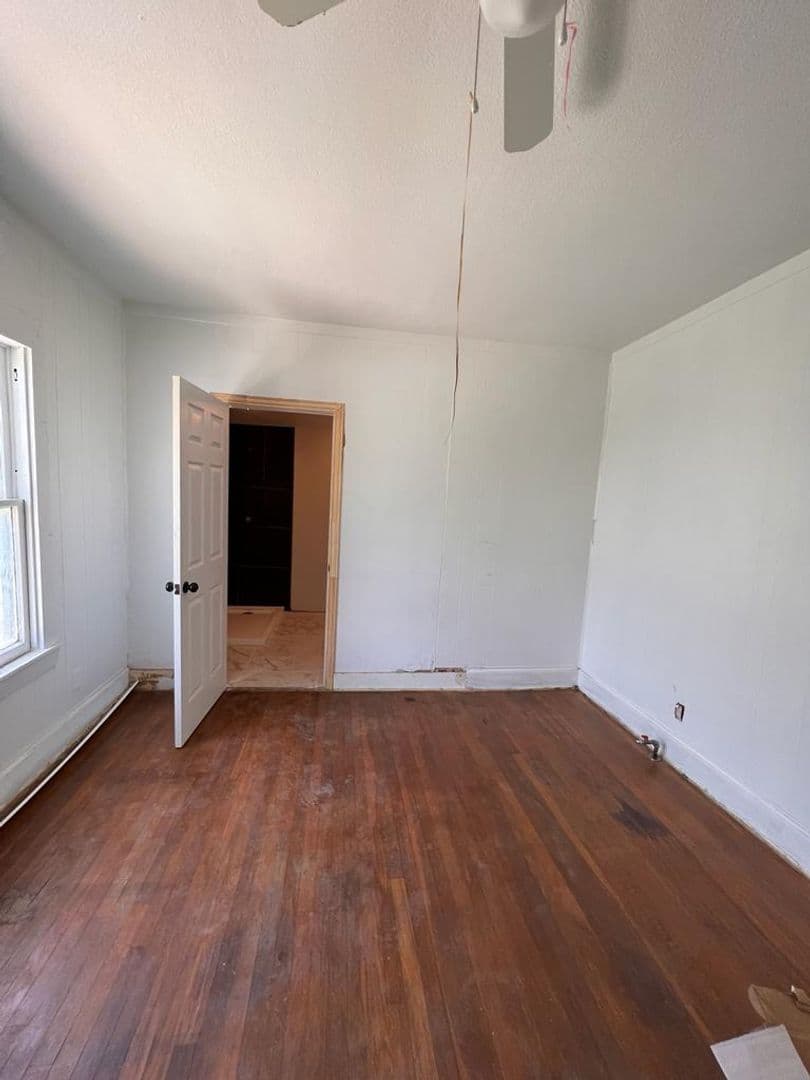 Dallas Apartment: 2442 Catherine St.