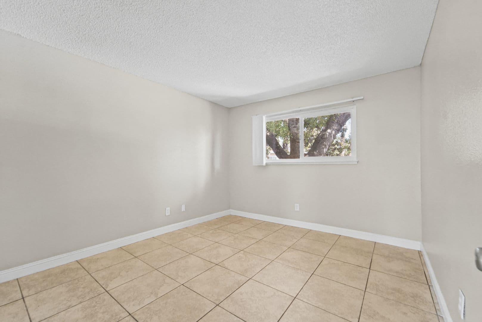 Marysville Apartment: 5944-5956 Park Ave