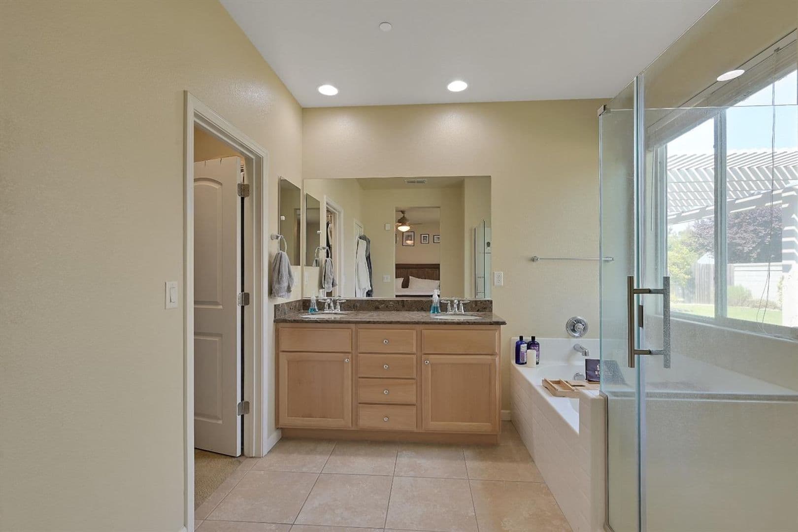 Marysville House: 5547 Lochcarron Dr