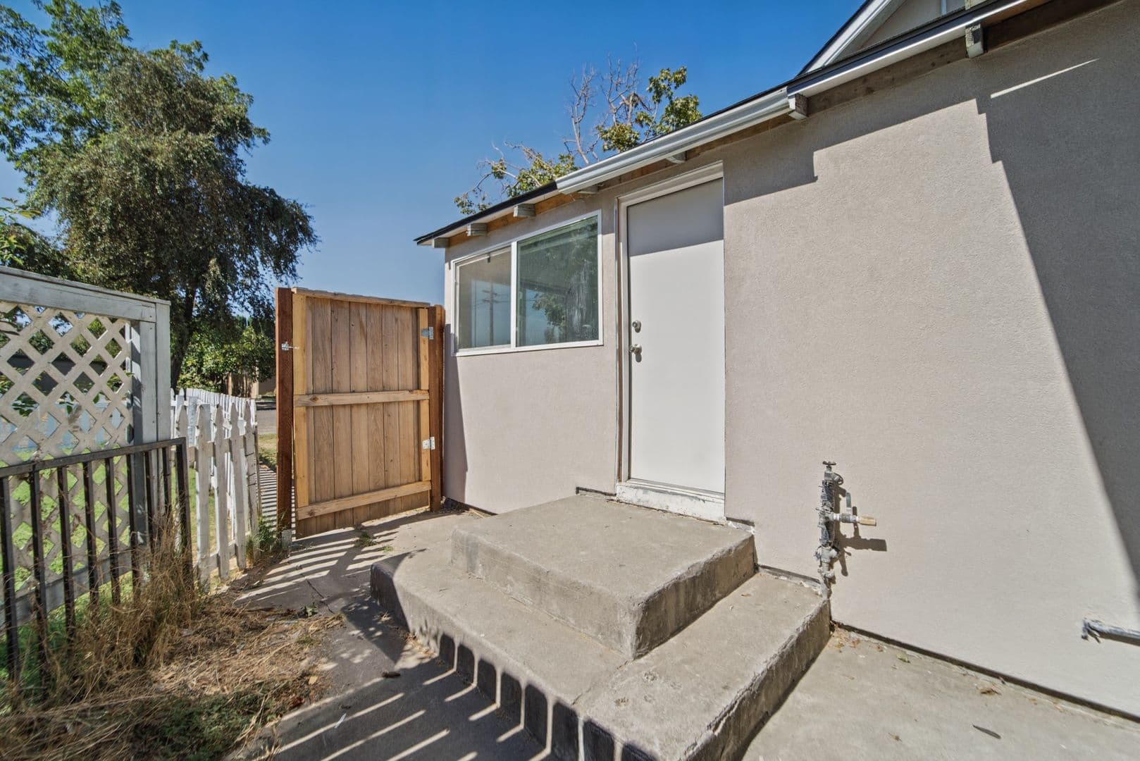 Gridley Multiplex: 1181 Laurel St