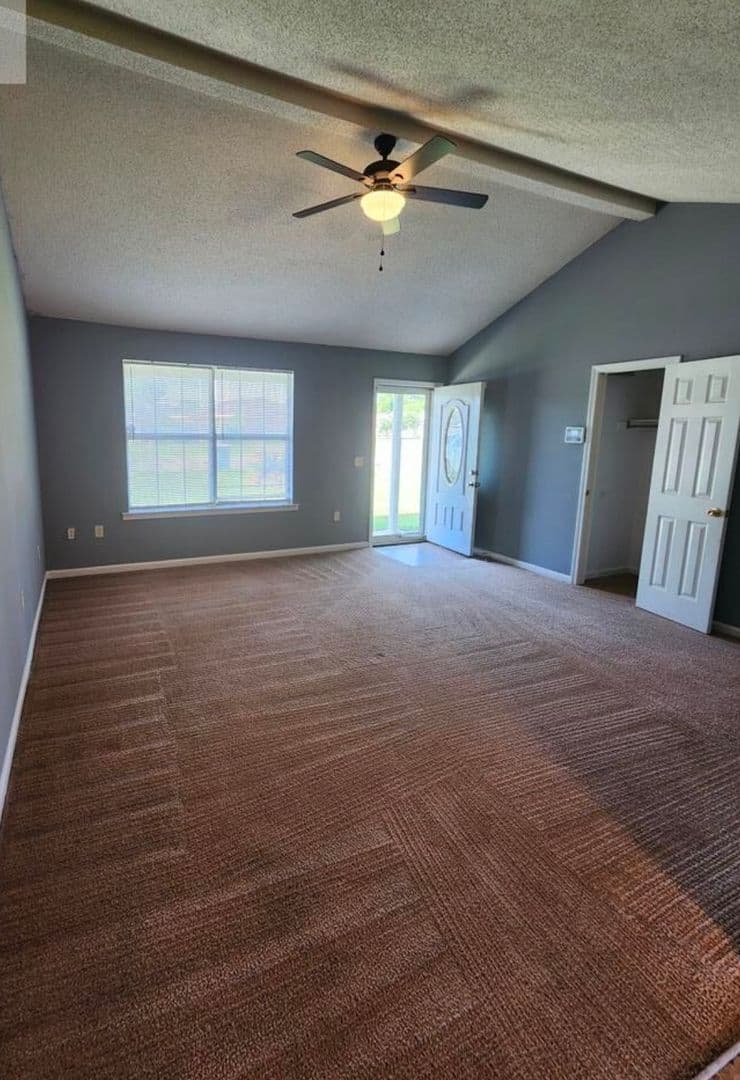 Hinesville House: 1302 Loblolly Drive
