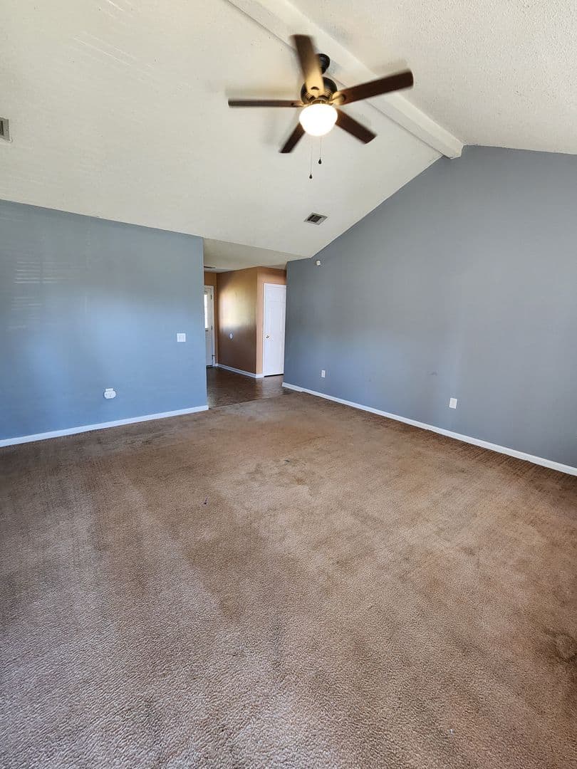 Hinesville House: 1302 Loblolly Drive