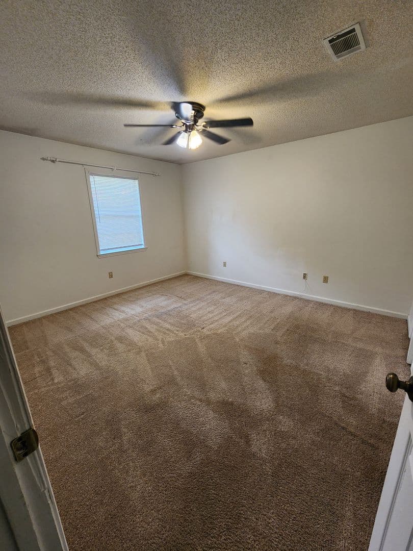 Hinesville House: 1102 Tomahawk