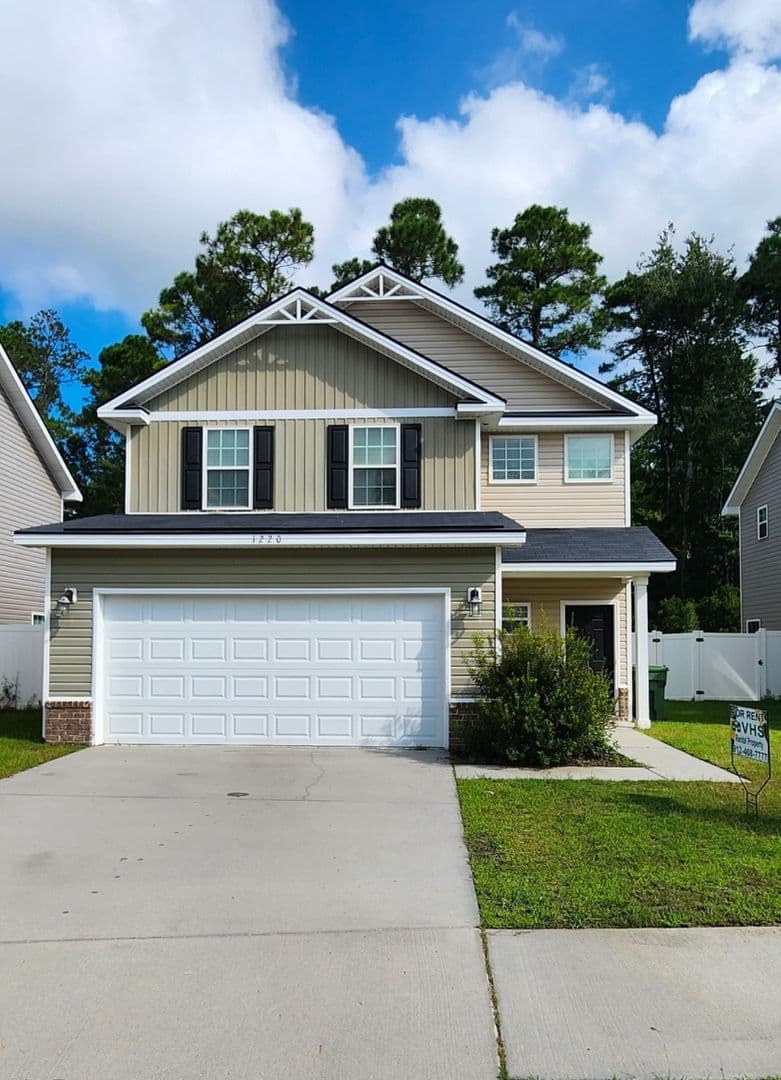 Hinesville House: 1220 Cypress Fall Circle