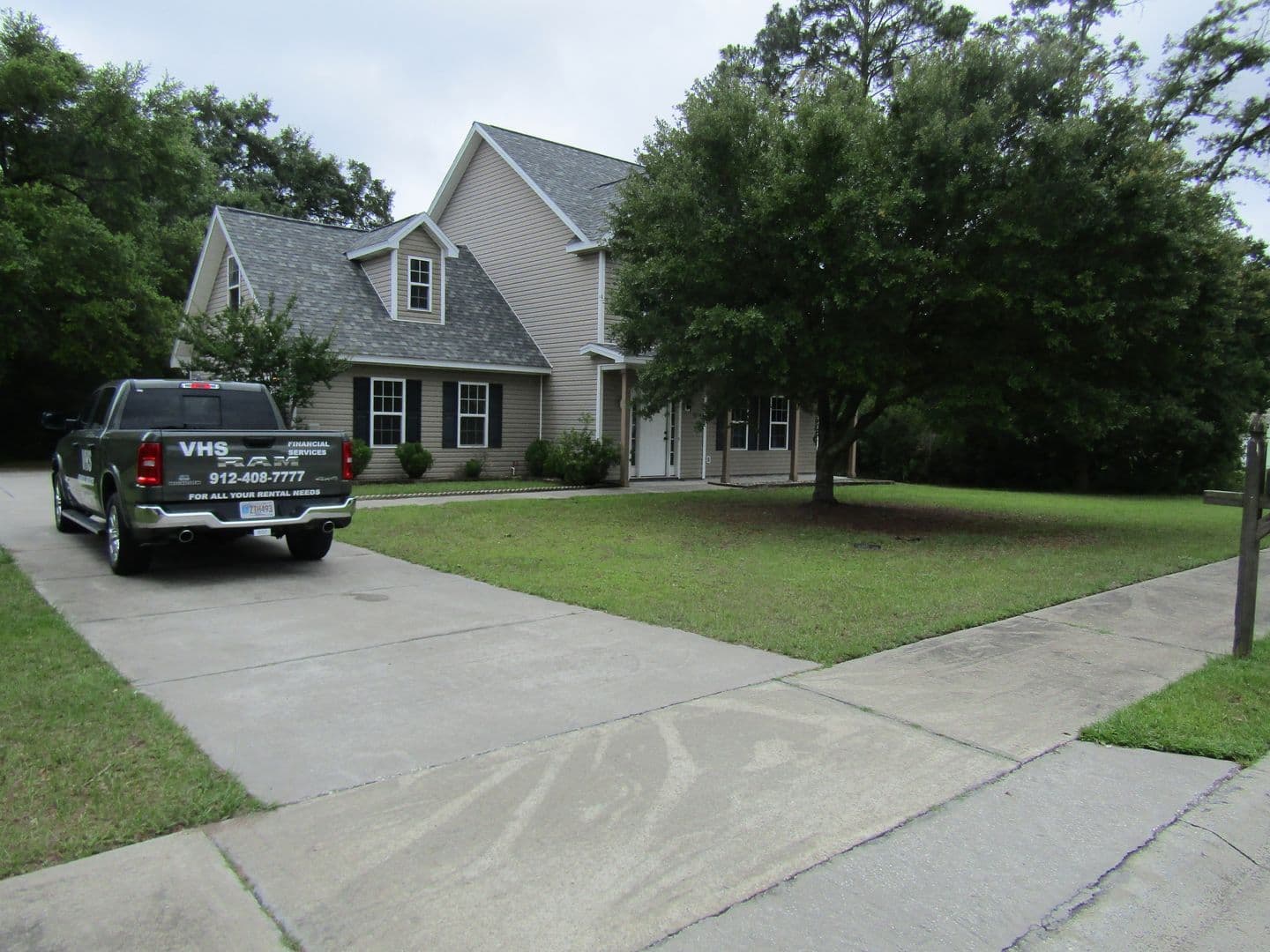 Hinesville House: 209 Ash Blvd