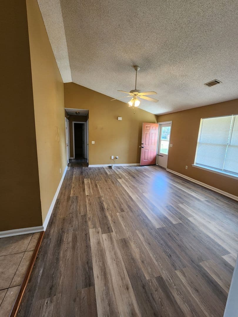 Hinesville House: 102 Crosby Drive