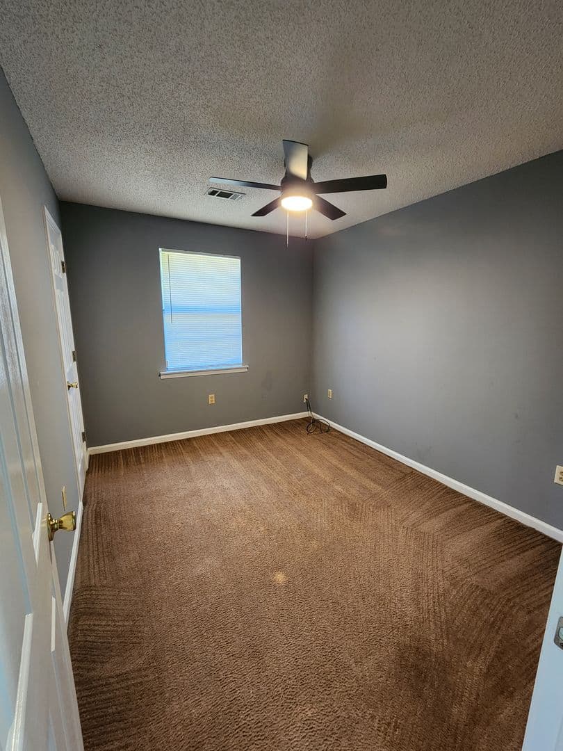 Hinesville House: 1302 Loblolly Drive