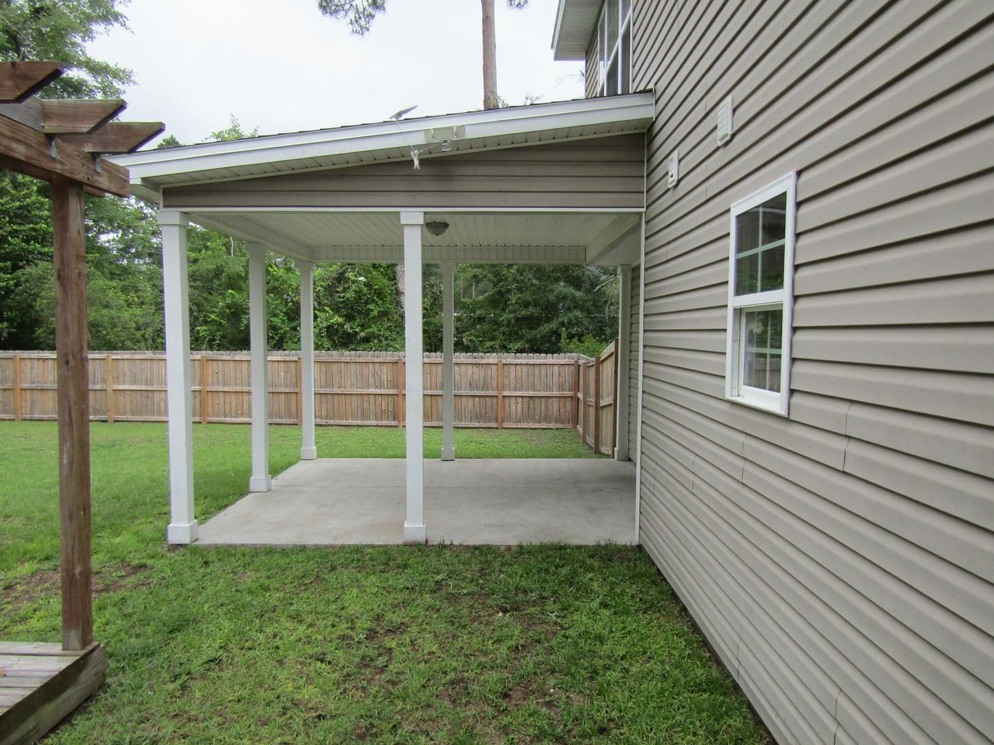 Hinesville House: 209 Ash Blvd