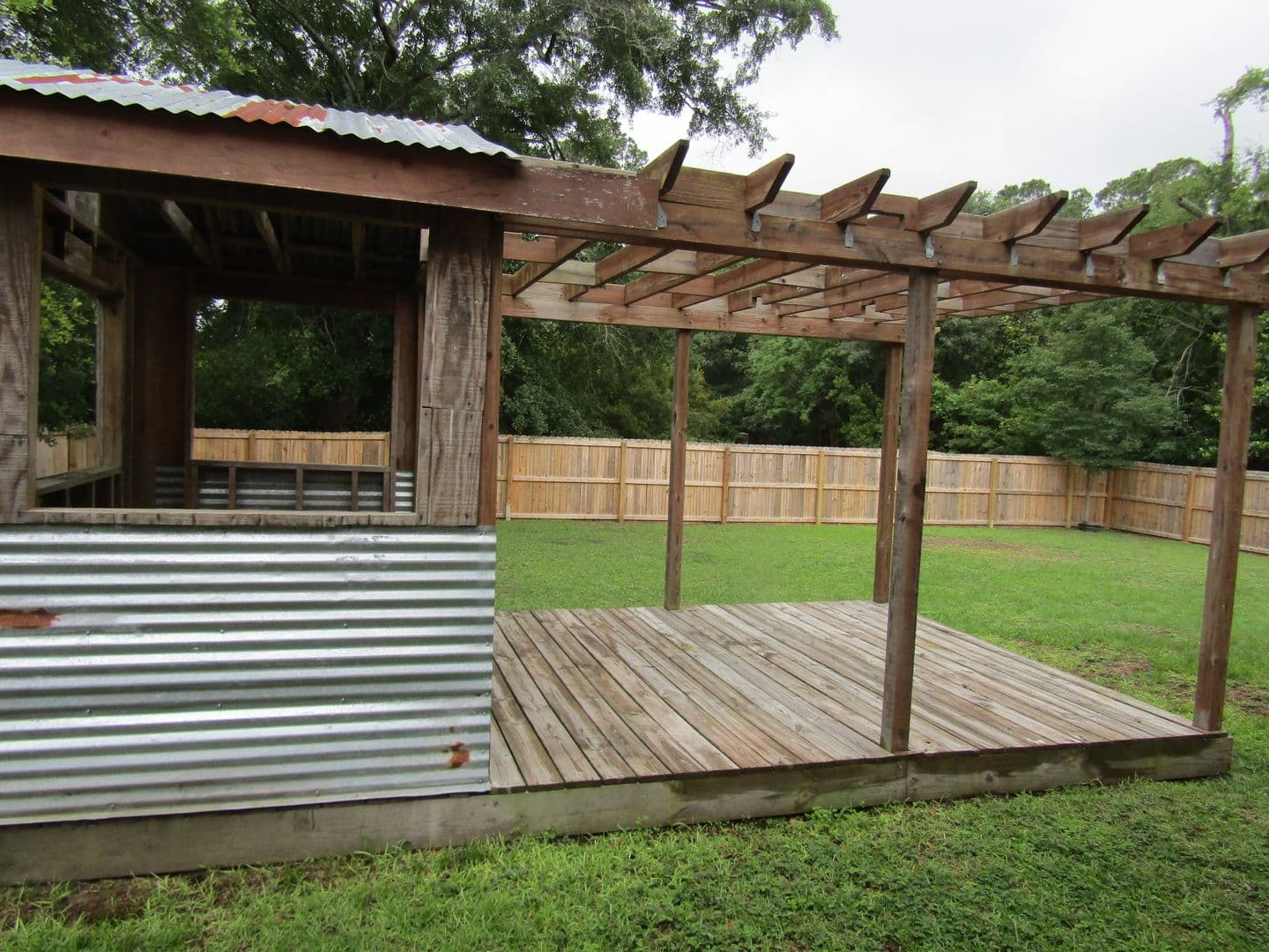 Hinesville House: 209 Ash Blvd