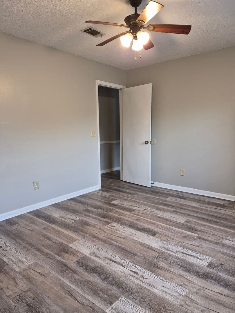 Hinesville House: 242 Garden Circle