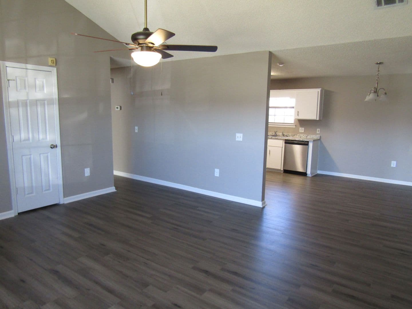 Hinesville House: 1271 Windrow Drive