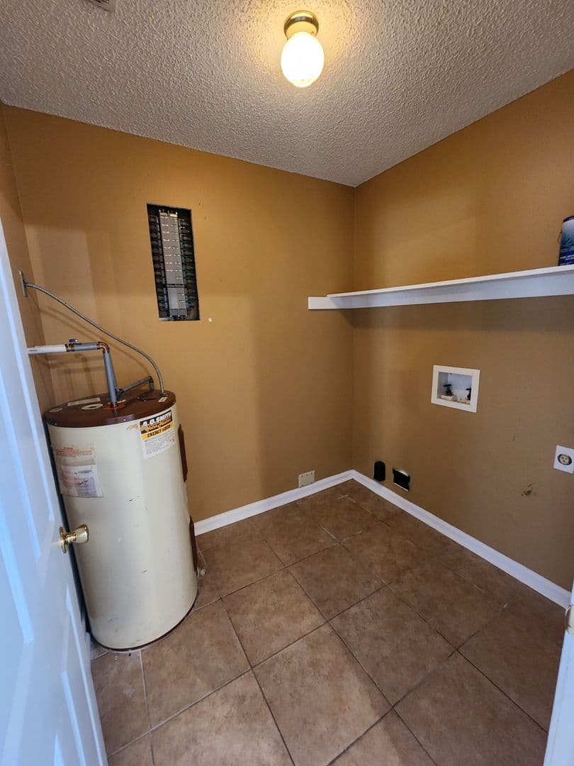 Hinesville House: 102 Crosby Drive