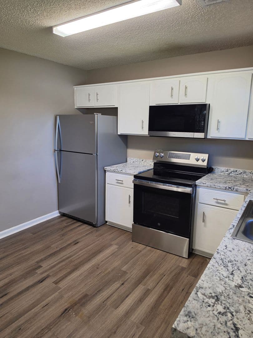 Hinesville House: 1271 Windrow Drive