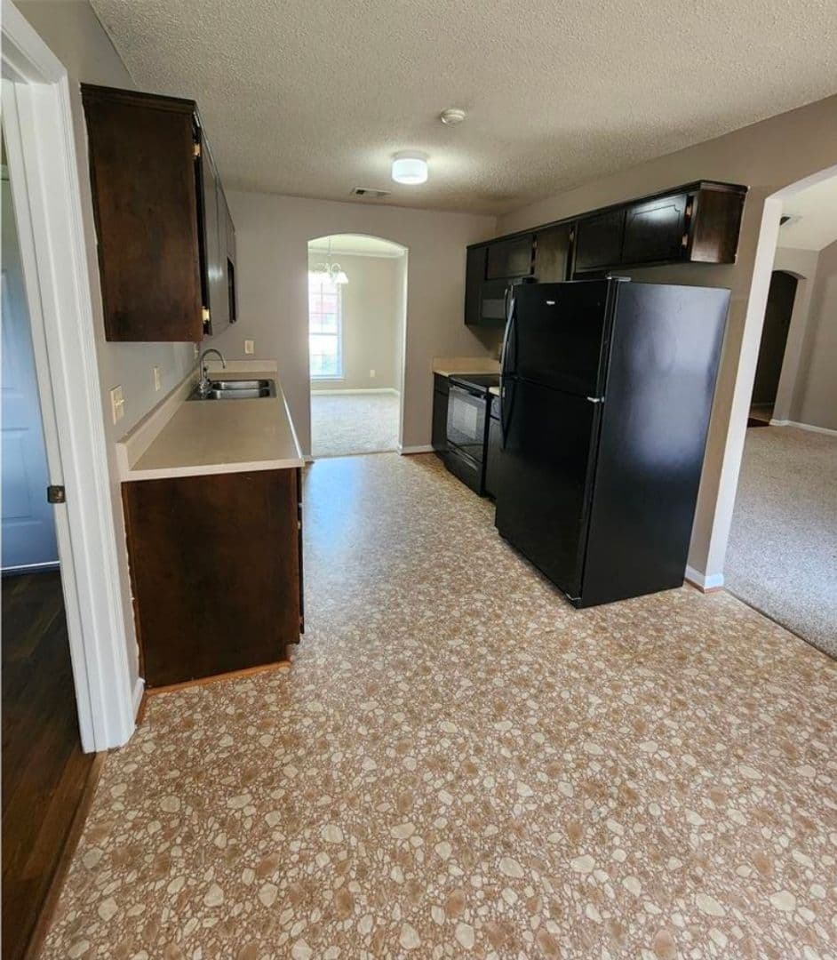 Hinesville House: 2411 Fernando Ct
