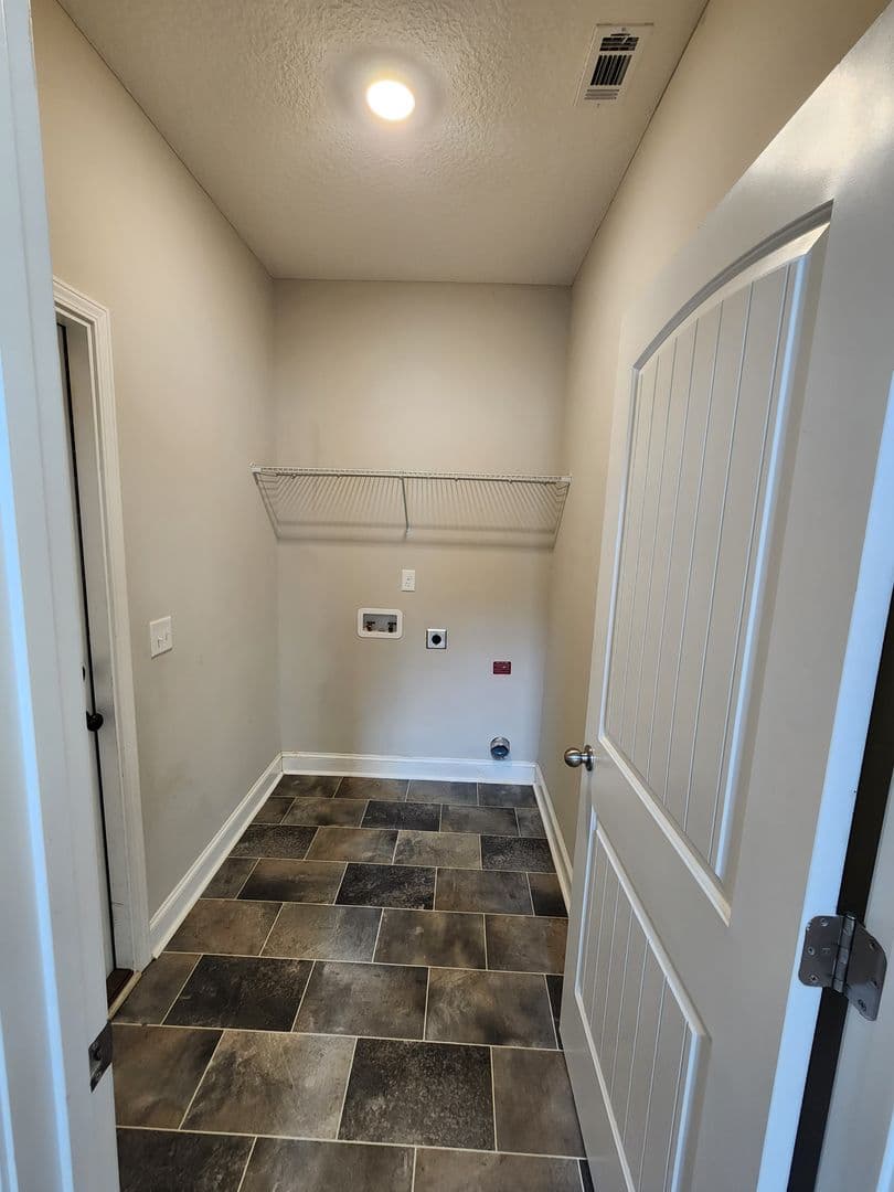 Hinesville House: 1220 Cypress Fall Circle