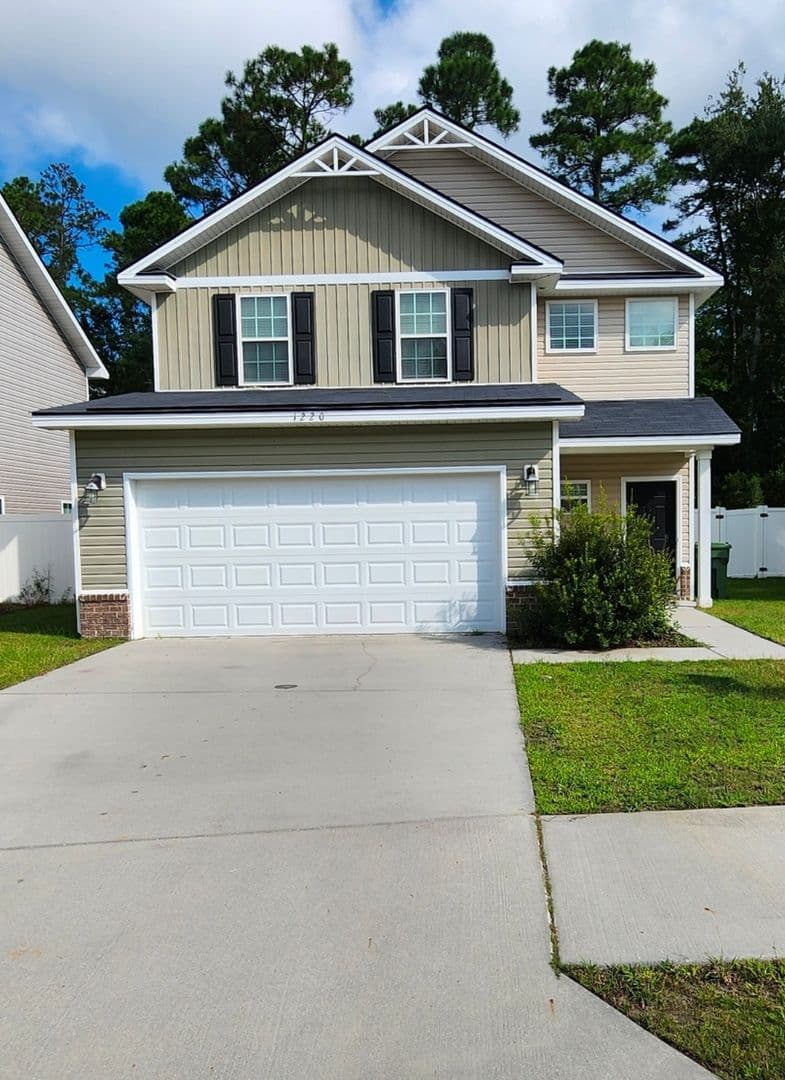 Hinesville House: 1220 Cypress Fall Circle