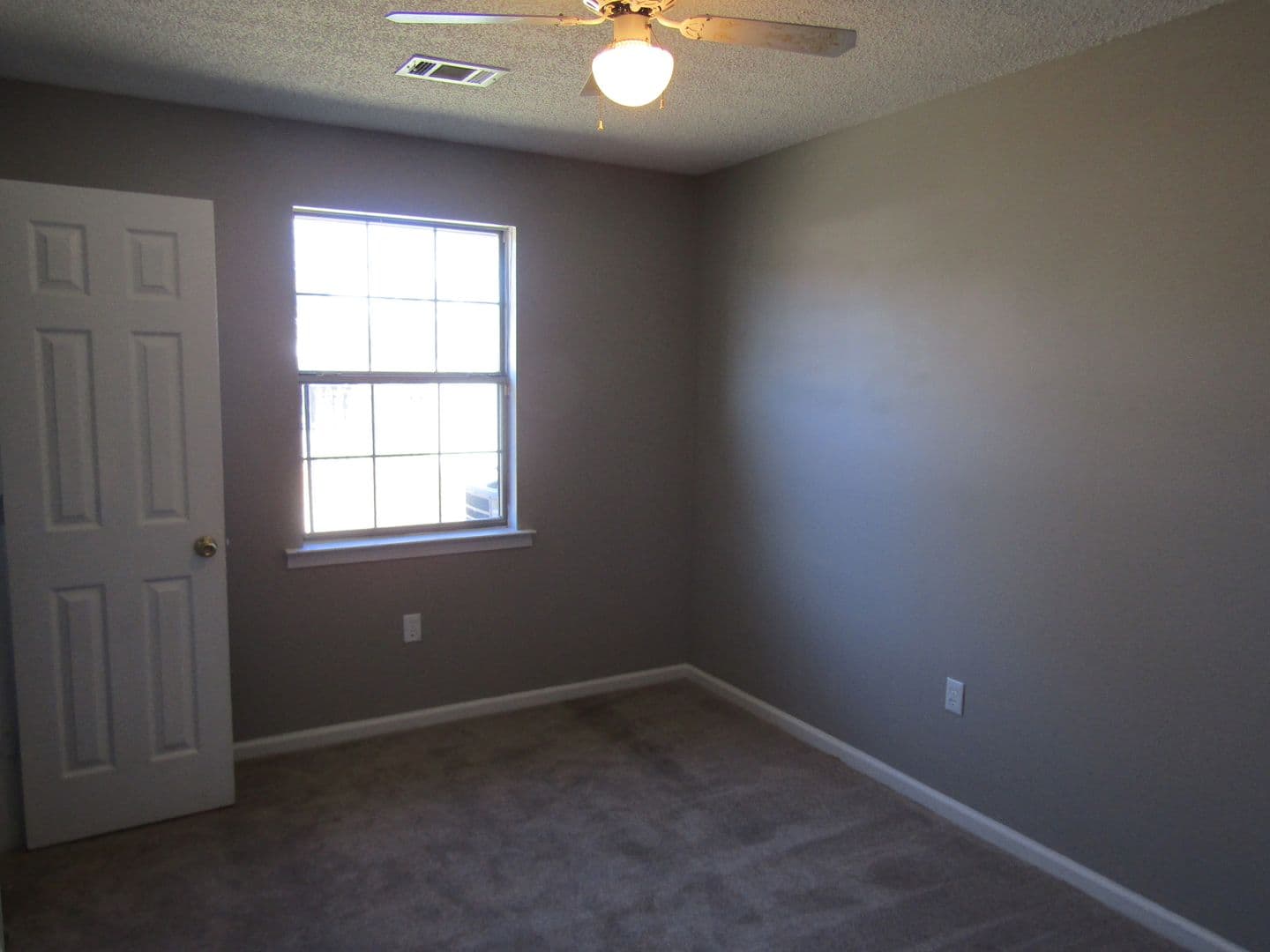 Hinesville House: 1271 Windrow Drive