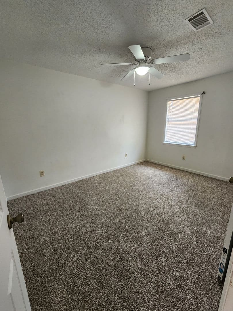 Hinesville House: 1102 Tomahawk