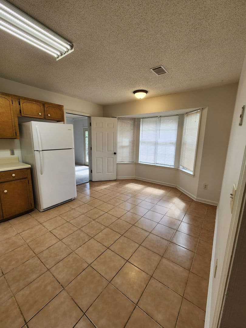 Hinesville House: 1102 Tomahawk
