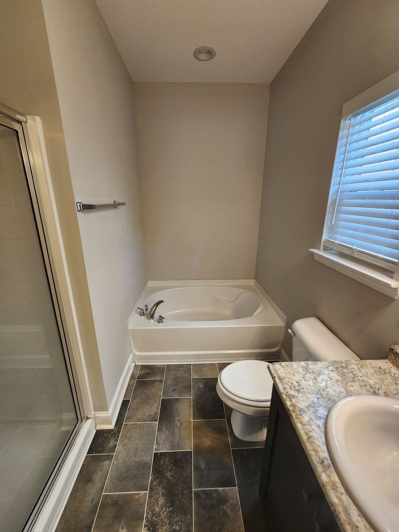 Hinesville House: 1220 Cypress Fall Circle