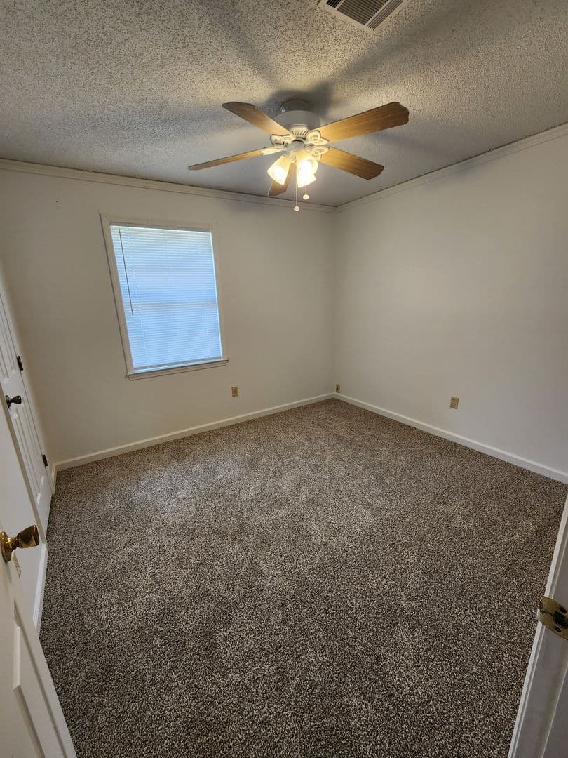 Hinesville House: 1102 Tomahawk