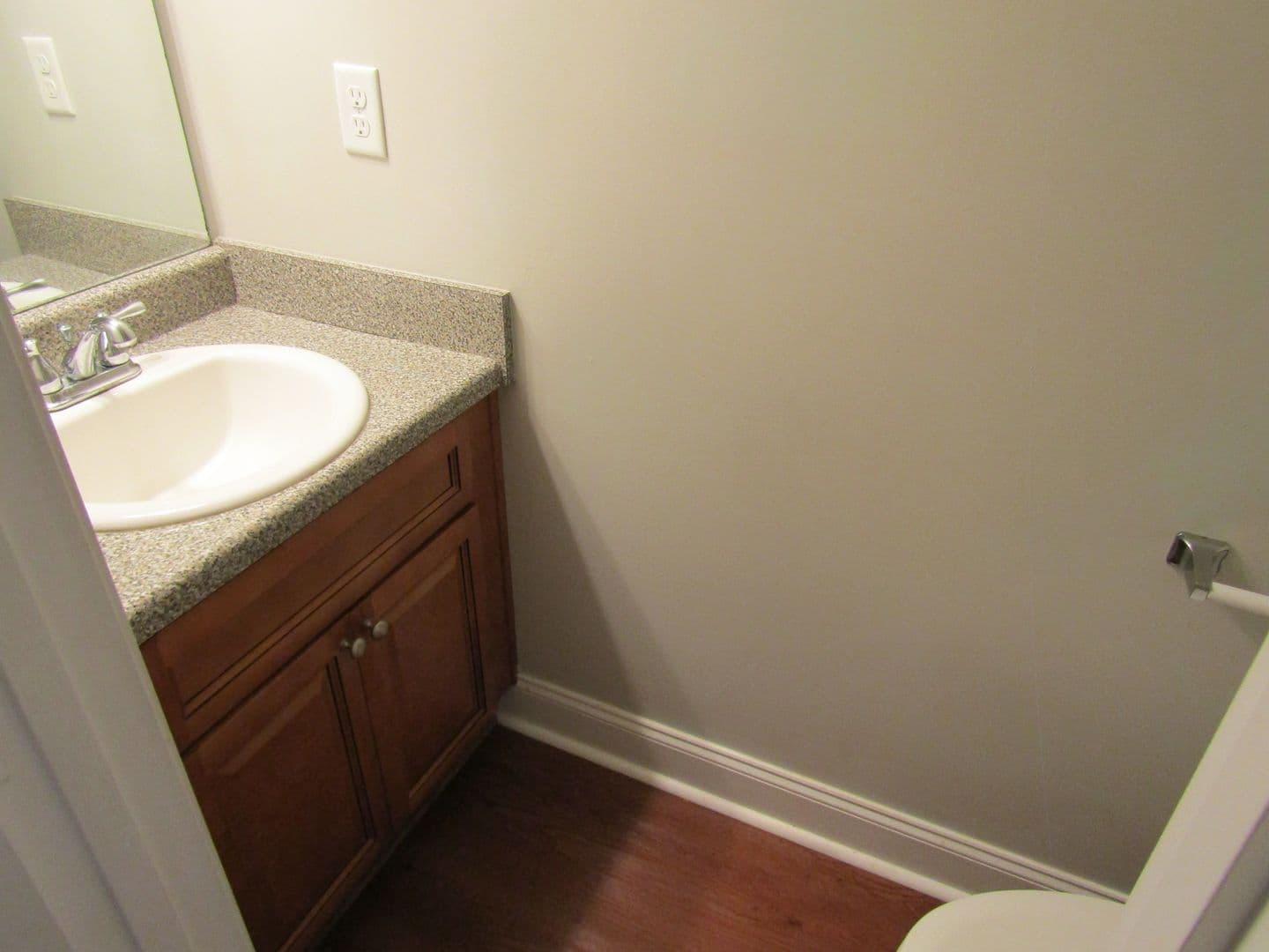 Hinesville House: 209 Ash Blvd