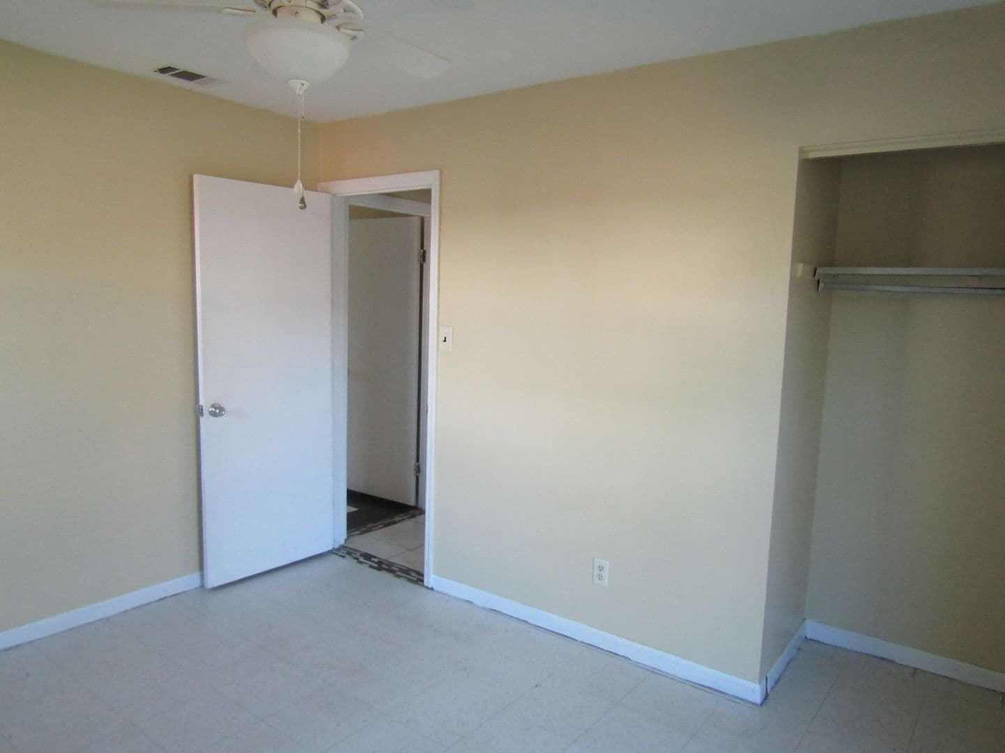 Hinesville House: 608 Palmetto Street