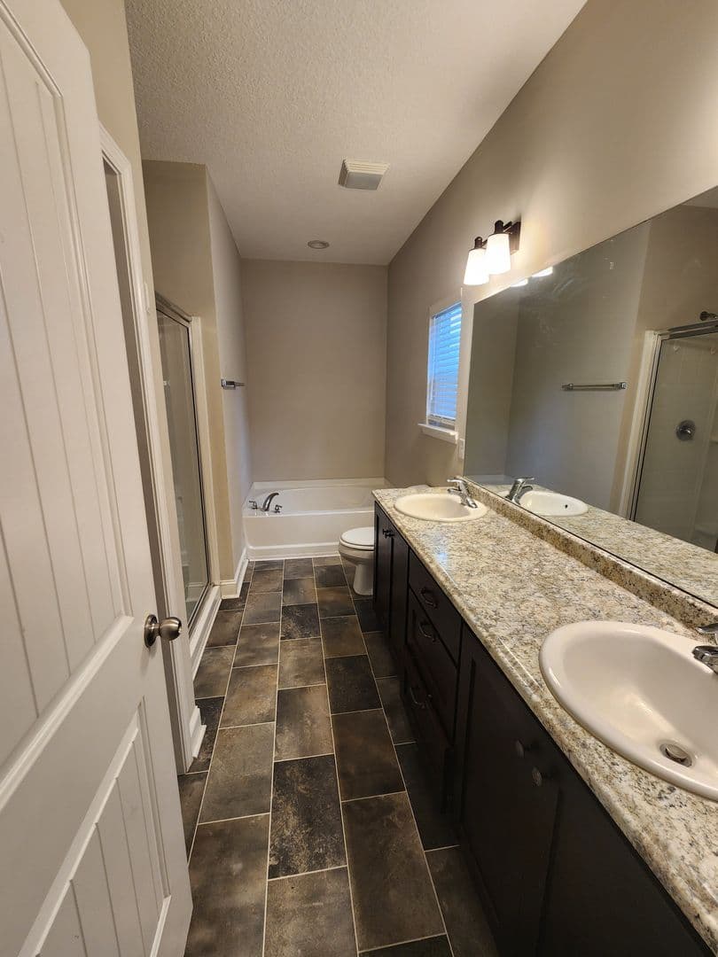Hinesville House: 1220 Cypress Fall Circle
