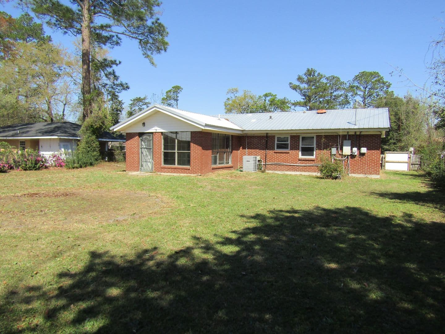 Hinesville House: 608 Palmetto Street