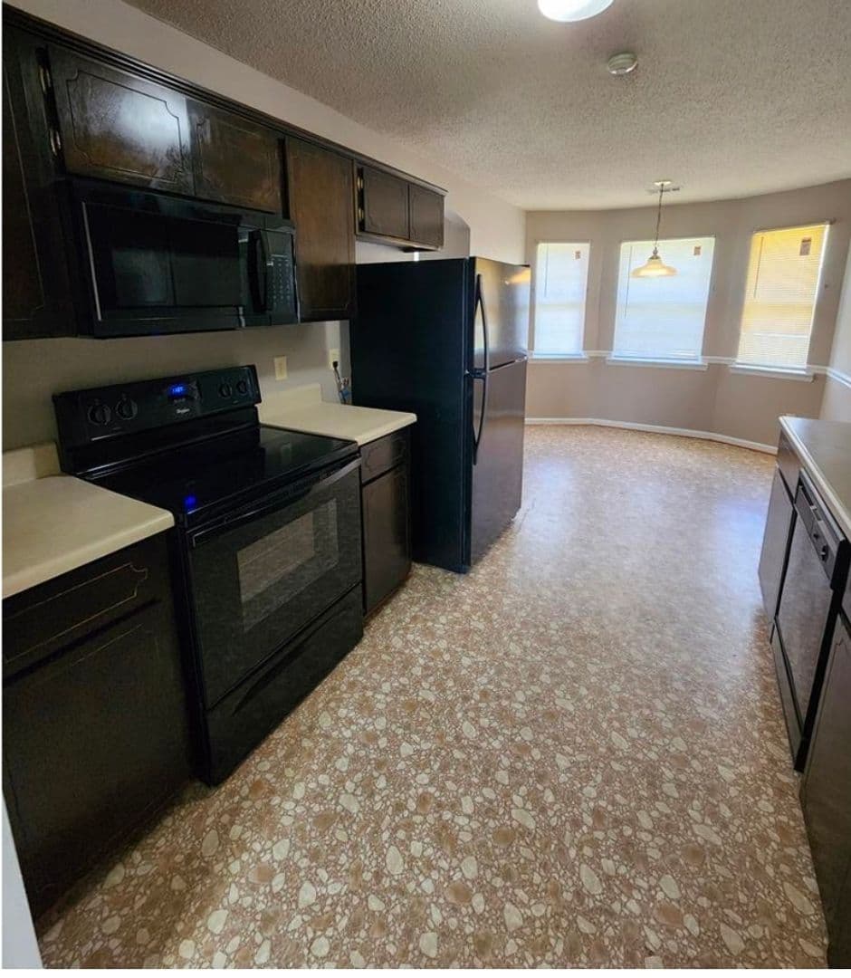 Hinesville House: 2411 Fernando Ct