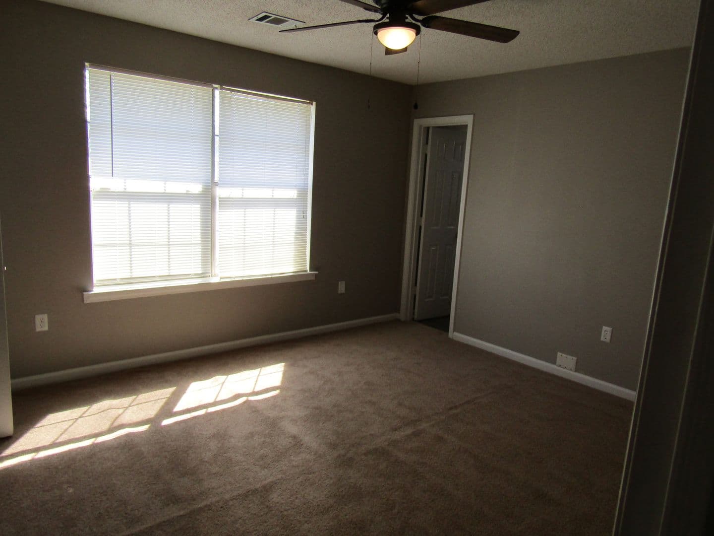 Hinesville House: 1271 Windrow Drive