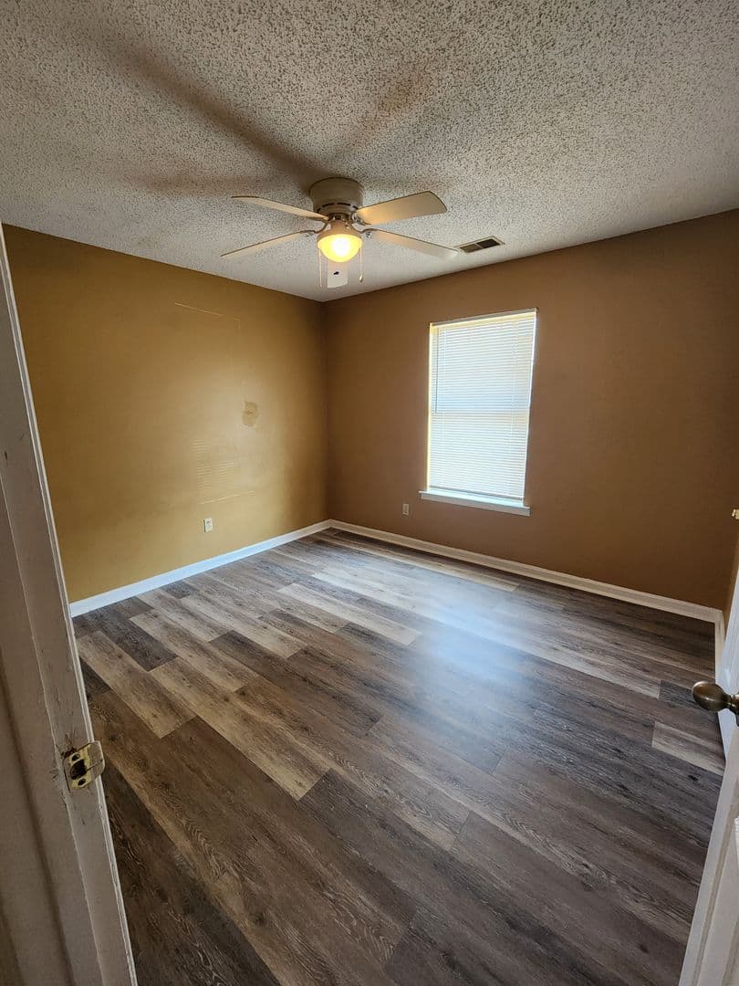 Hinesville House: 102 Crosby Drive
