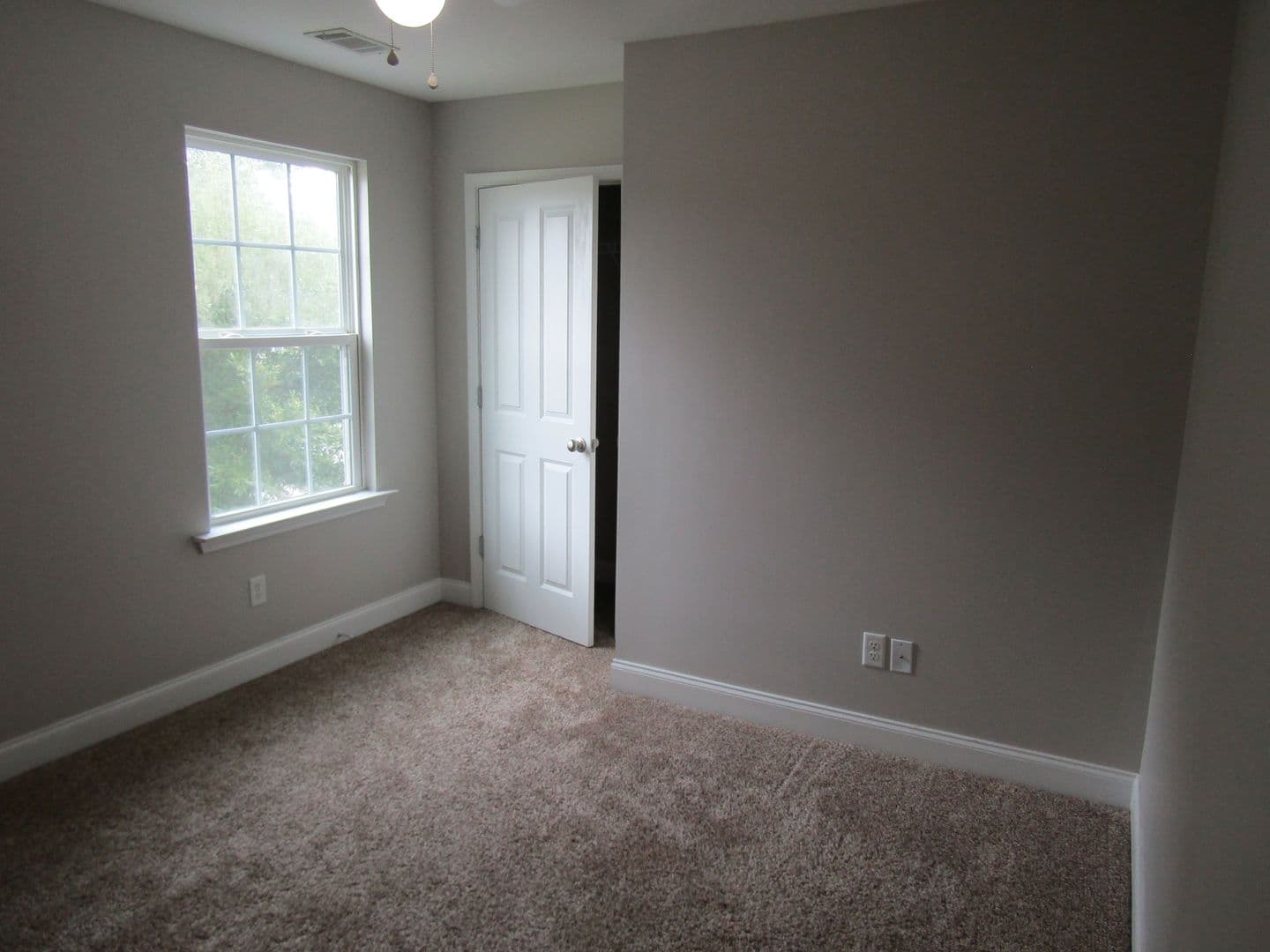 Hinesville House: 209 Ash Blvd