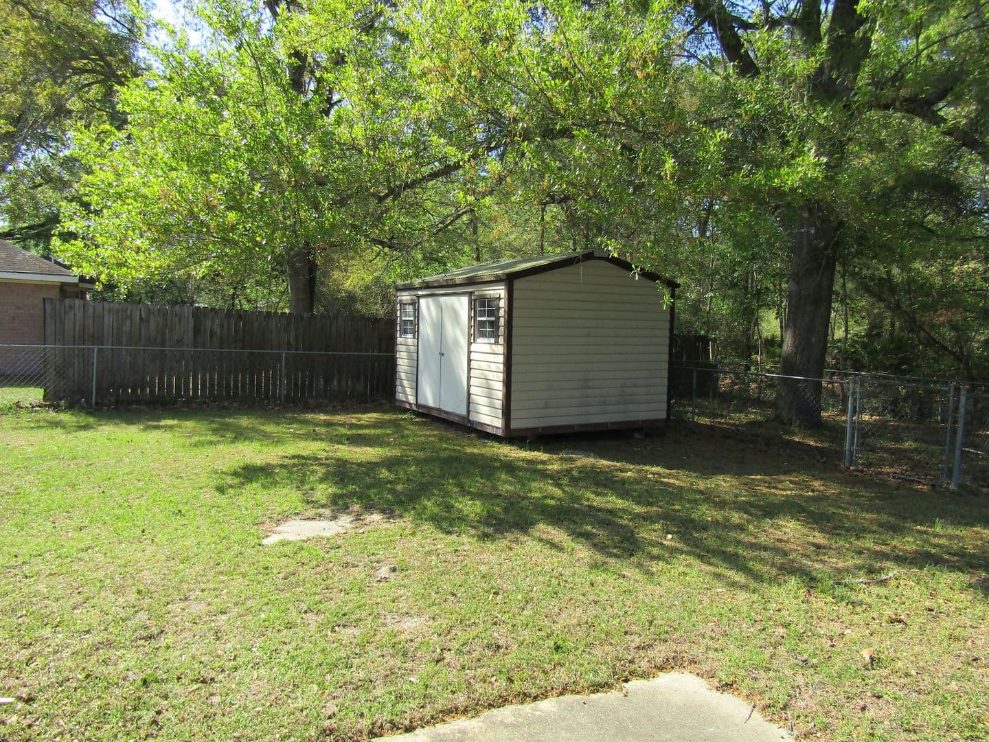Allenhurst House: 110 Tempest Lane