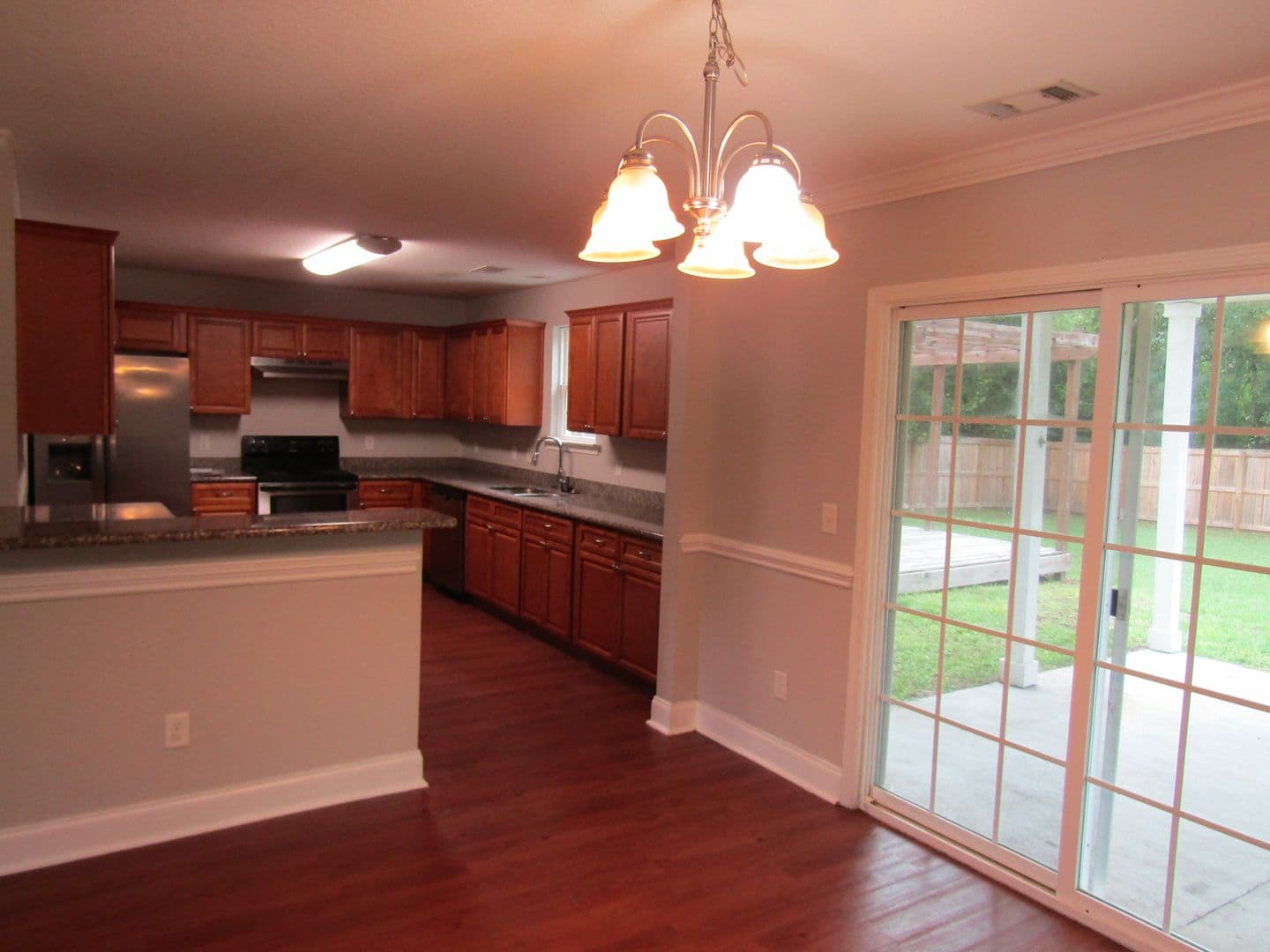 Hinesville House: 209 Ash Blvd