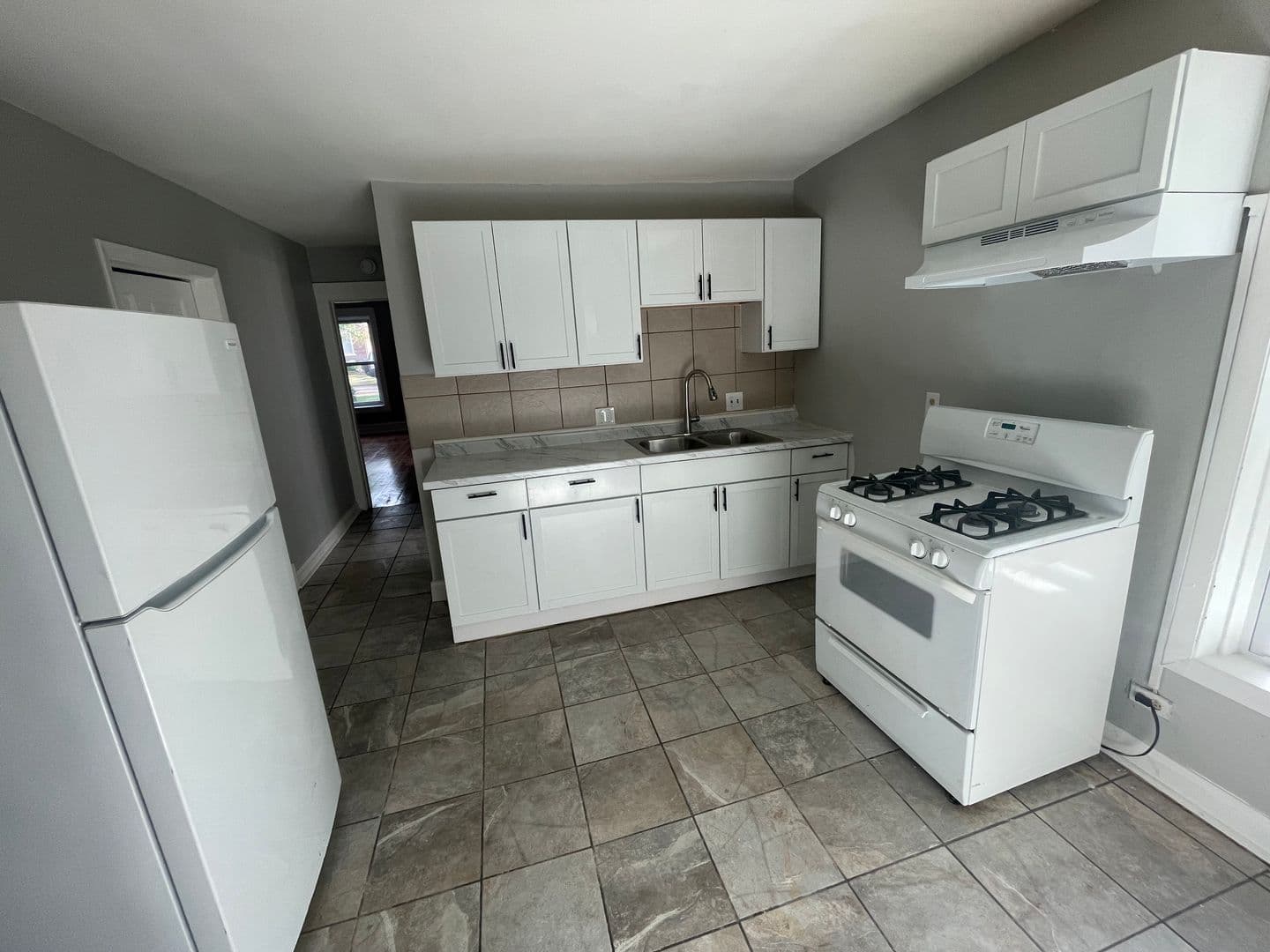 Chicago Apartment: 10840 S. Avenue N.