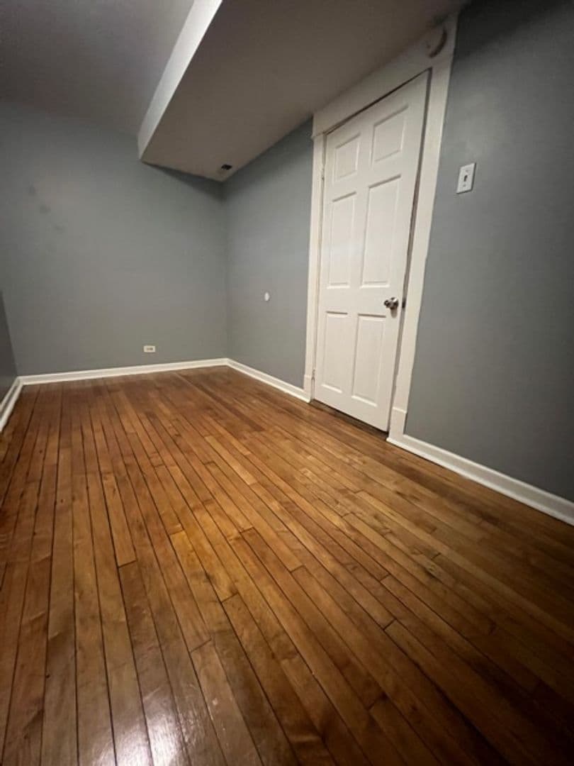 Chicago Apartment: 10840 S. Avenue N.