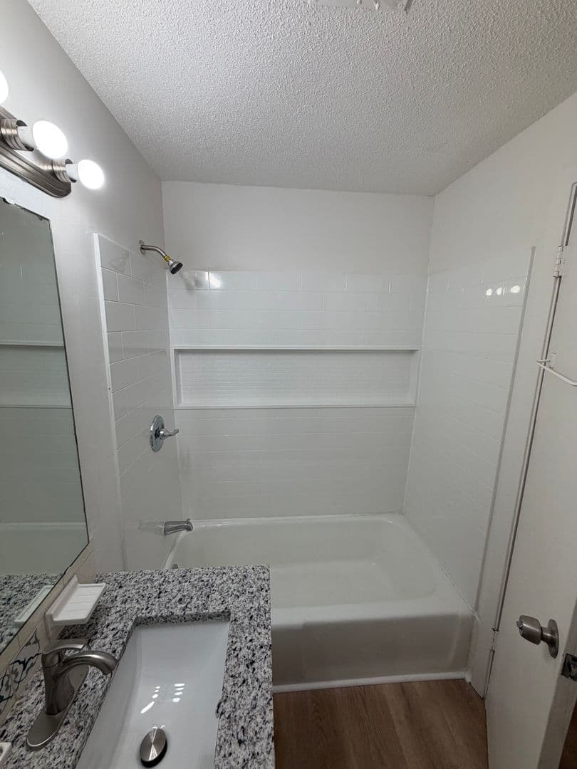 Leavenworth Apartment: 2101 Ottawa Street