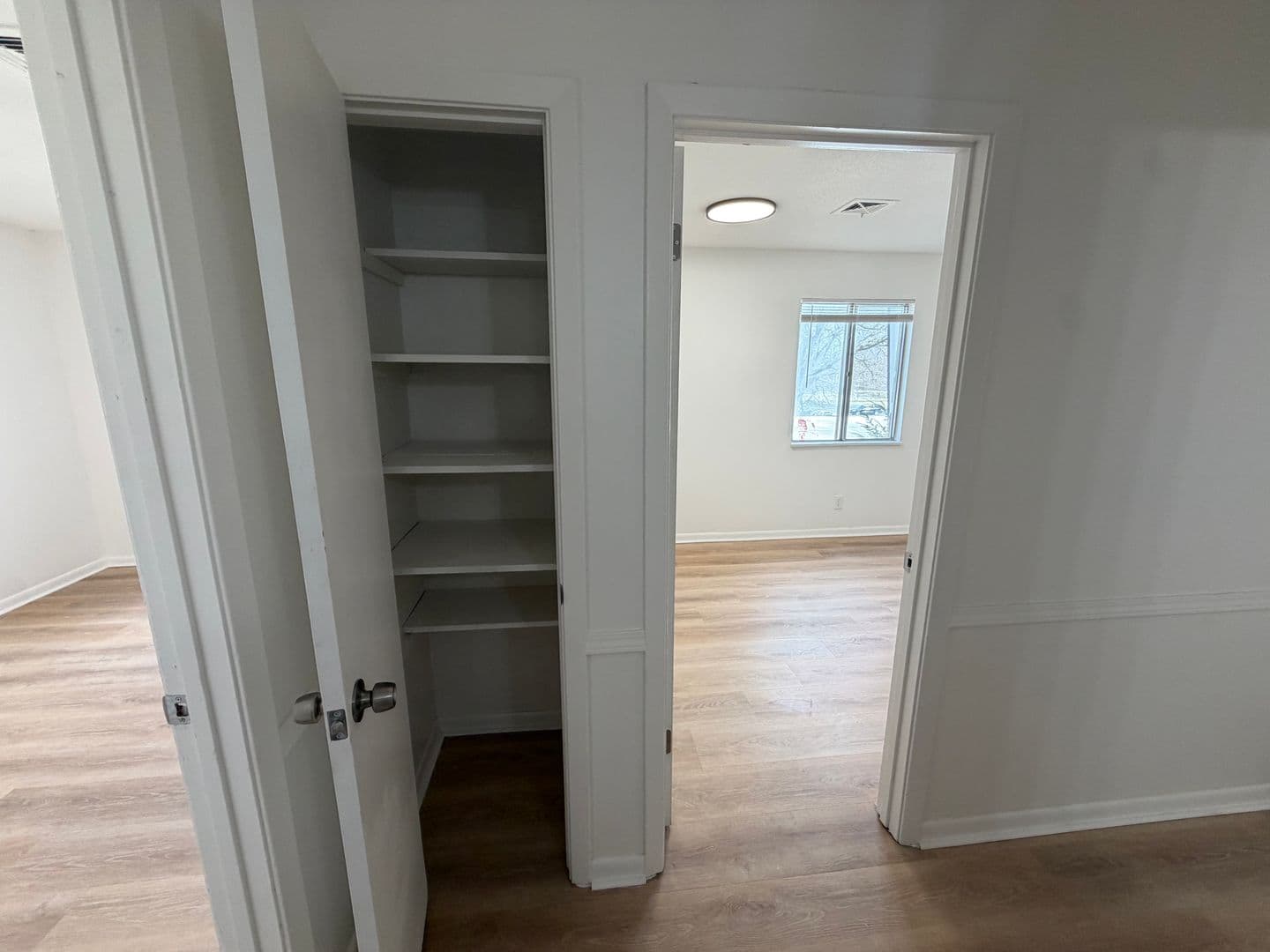 Leavenworth Apartment: 2101 Ottawa Street