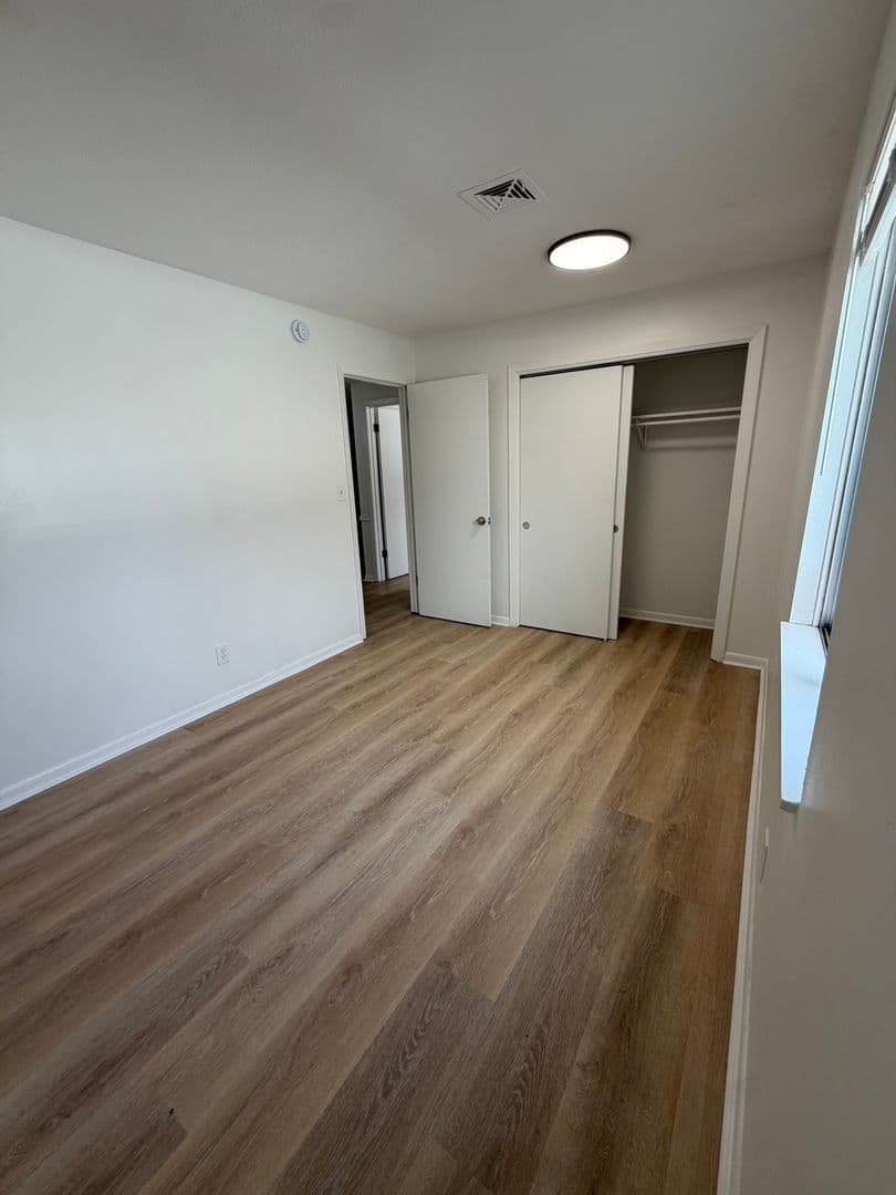 Leavenworth Apartment: 2101 Ottawa Street