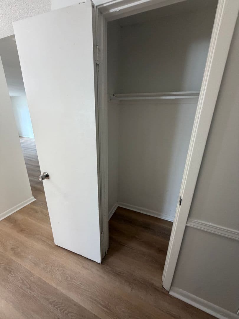 Leavenworth Apartment: 2101 Ottawa Street